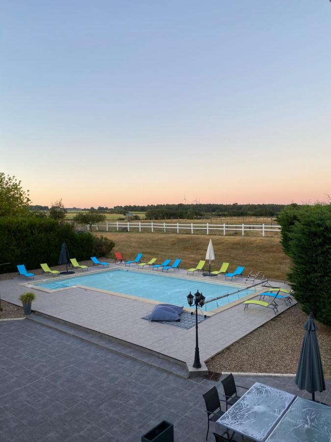 Kourline Villalunoterie Futuroscope Piscine Spa Oyre エクステリア 写真